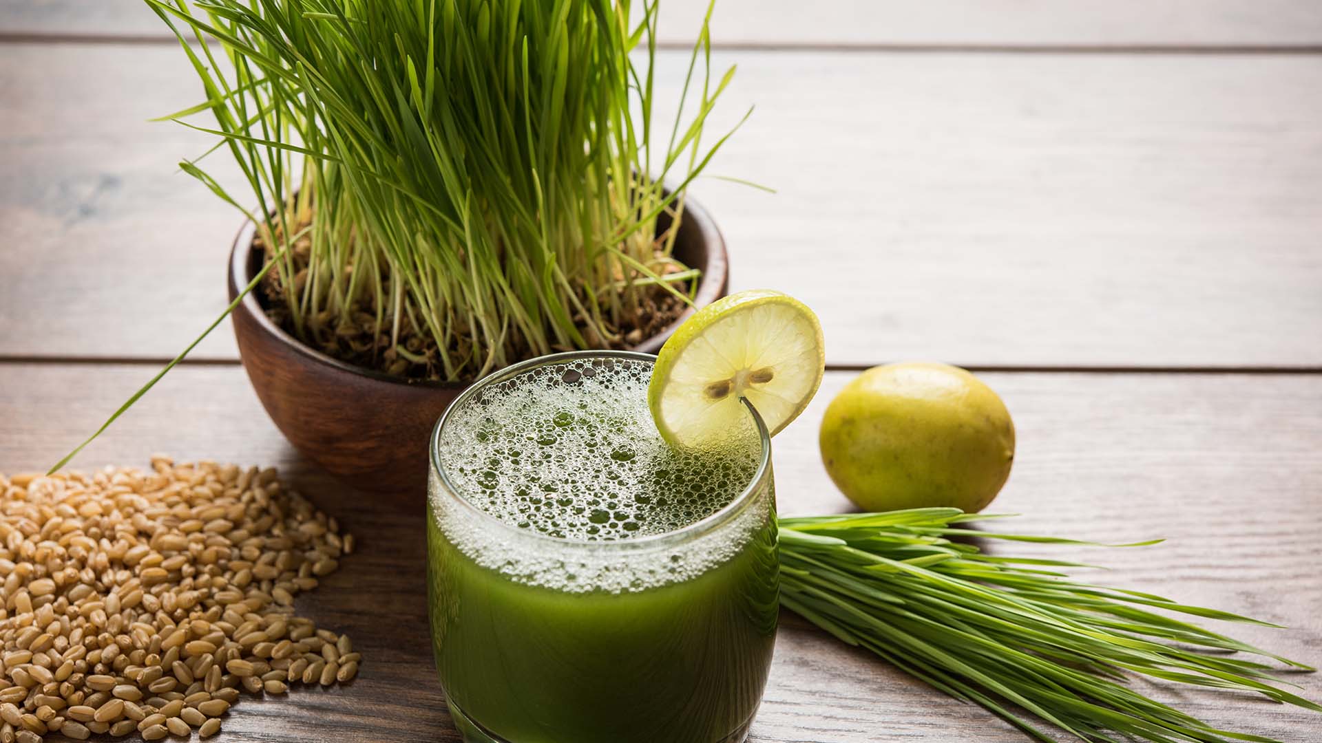 Wheatgrass Pills Vs. Wheatgrass Juice